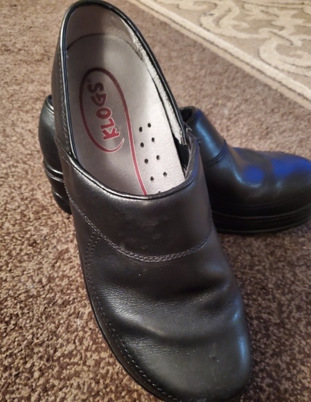 marks non slip shoes